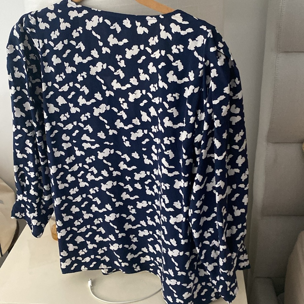 Tanya Taylor, hundred percent silk, navy and white stunning blouse